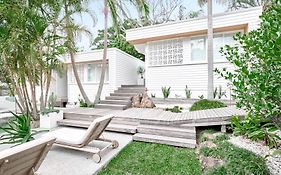 Bask & Stow I Luxe Guesthouse